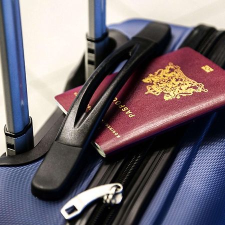 Kyriad Toulouse Blagnac Aeroport Bagian luar foto